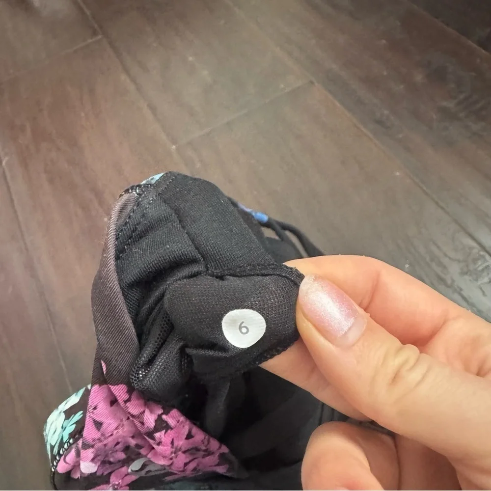 Lululemon Energy Bra 6 - Picture 6 of 6